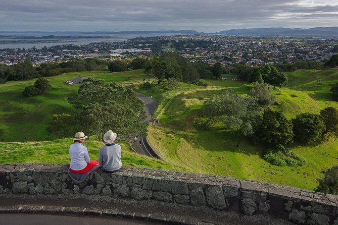 Auckland City Highlights, Afternoon Piha Beach & Rainforest Tour - Piha Beach Black Sand Stroll: the West Coast mood shift