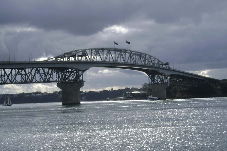 Auckland: Guided Small Group City Discovery Tour - Devonport and Mount Victoria: volcano-top panoramas