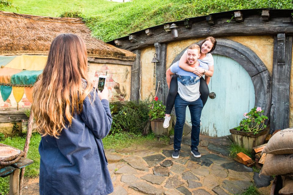 Auckland: Hobbiton Movie Set Tour with Lunch - Should You Book This Hobbiton Tour With Lunch?