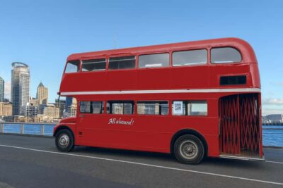 Auckland: Vintage Double-Decker Bus Sightseeing Tour - Getting started at Customs Street East (and finding the bus)