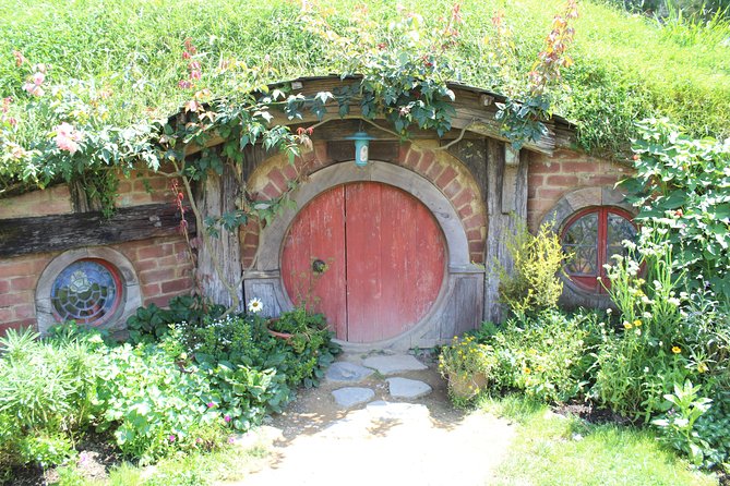 Hobbiton Afternoon Tour in Luxury Minibus from Auckland - Price and Value: Why $242.64 Can Make Sense