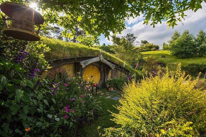 Hobbiton Movie Set Small Group Fully Guided Day Tour from Auckland - Green Dragon Inn: Your Included Drink and Best Use of the Break