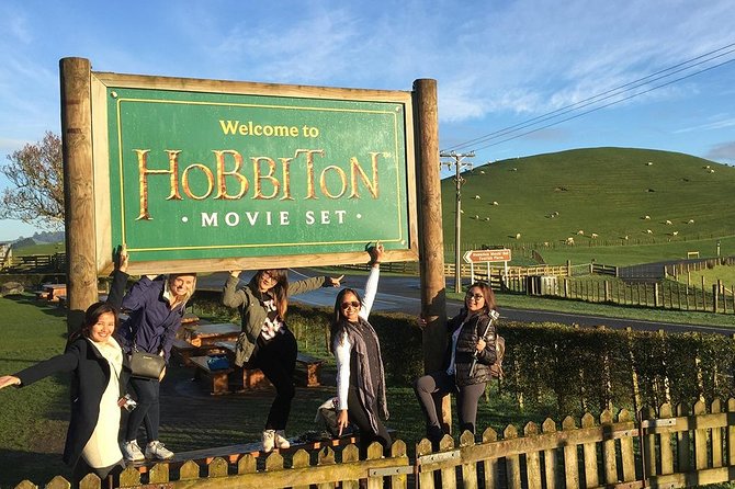 Hobbiton & Rotorua Small Group Day Tour inc Te Puia from Auckland - The road trip start: 6:00 am pickup and a van that keeps moving