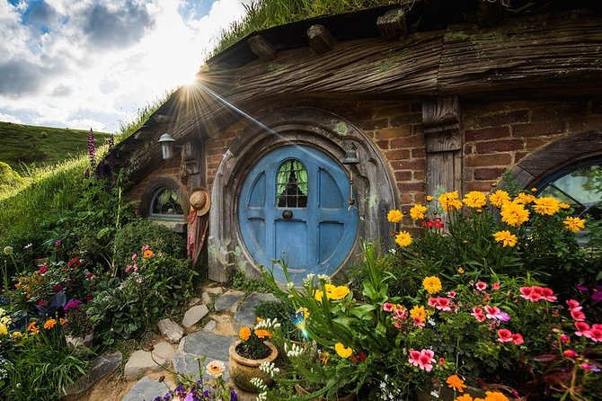 Hobbiton & Rotorua Small Group Day Tour inc Te Puia from Auckland - Hobbiton Movie Set: the guided 12-acre Shire experience