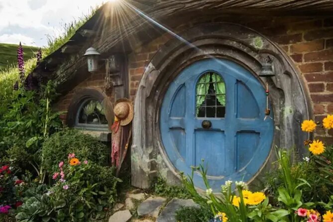Private Hobbiton, Waitomo Caves, Blue Spring & Hamilton Transfer - Auckland to Waitomo and Beyond: How the Transfer Day Actually Feels
