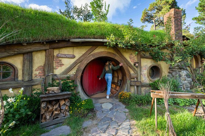 Small-Group Hobbiton and Waitomo Day Tour with Lunch from Auckland - Road time and comfort: how the long drive fits the plan